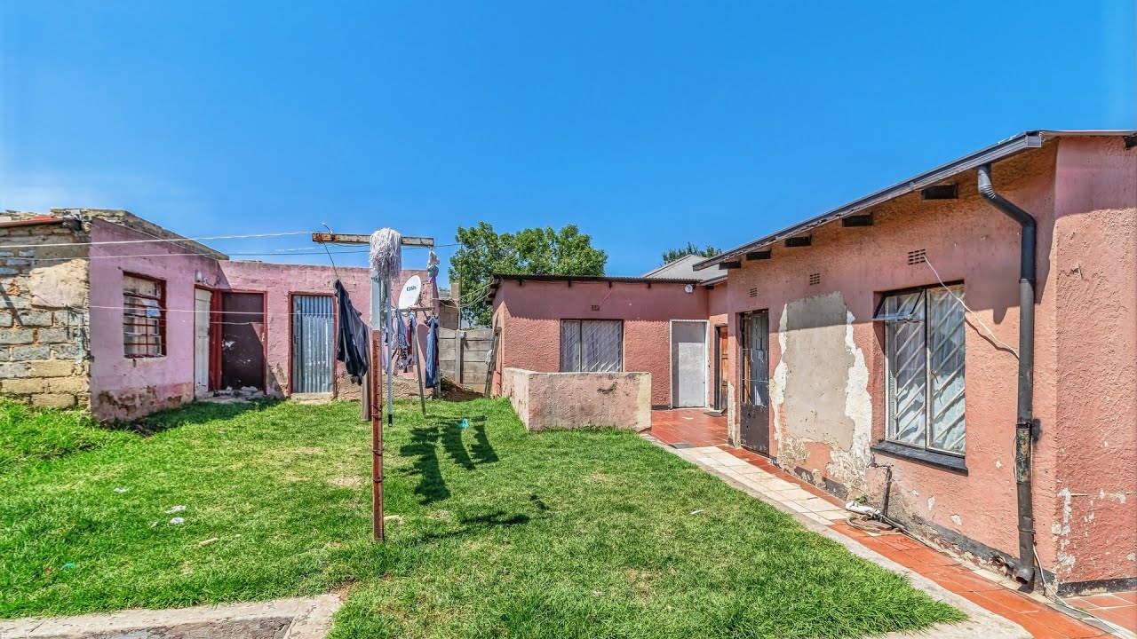 7 Bedroom For Sale - Rosettenville
