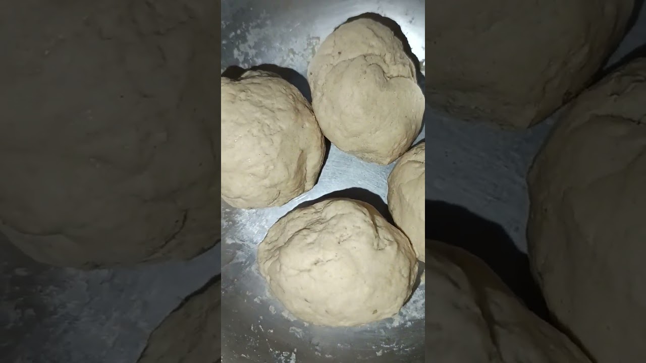 তোমরা চাইলে কোন ঝামেলা ছাড়াই হাতের কাছে থাকা উপকরণ দিয়ে এইরকম টিফিন বানিয়ে ফেলতে পারো👍#minivlog 