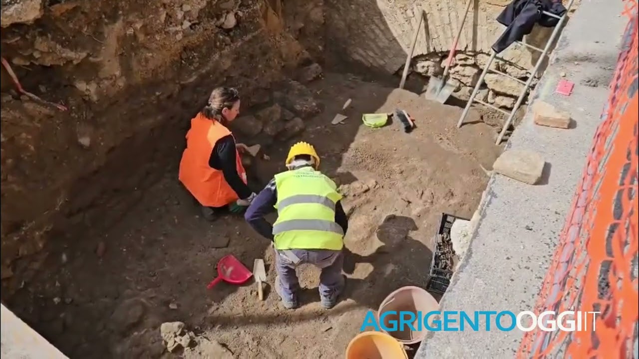 Agrigento, scoperto arco medievale durante i lavori della rete idrica Porta di Mare