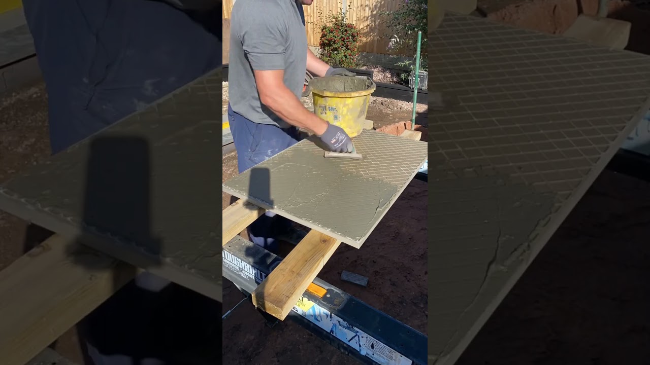 How to lay a porcelain tile #paving #patio #howto #backyardlandscaping #pavingtiles #porcelainpaving