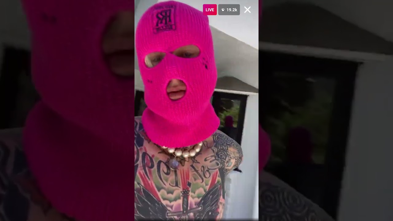 Machine Gun Kelly and Megan fox on Instagram live
