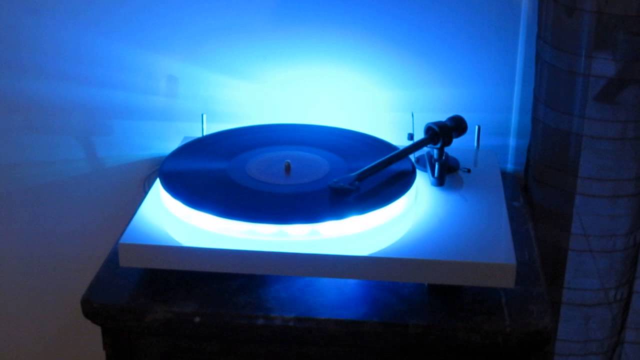 DIY COLOR LIGHTS on PRO-JECT DEBUT CARBON ESPRIT