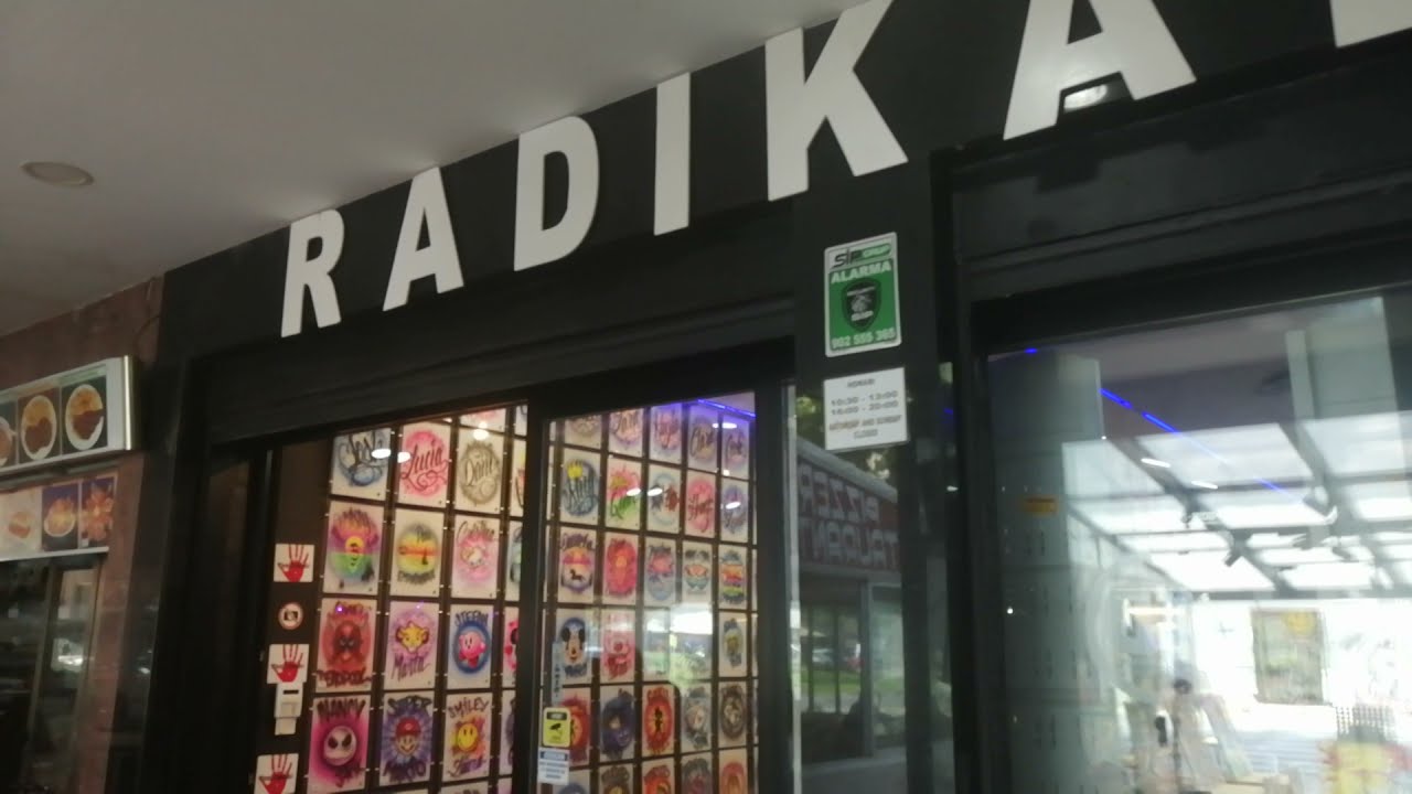 Walking tour Shops Empuriabrava Costa Brava