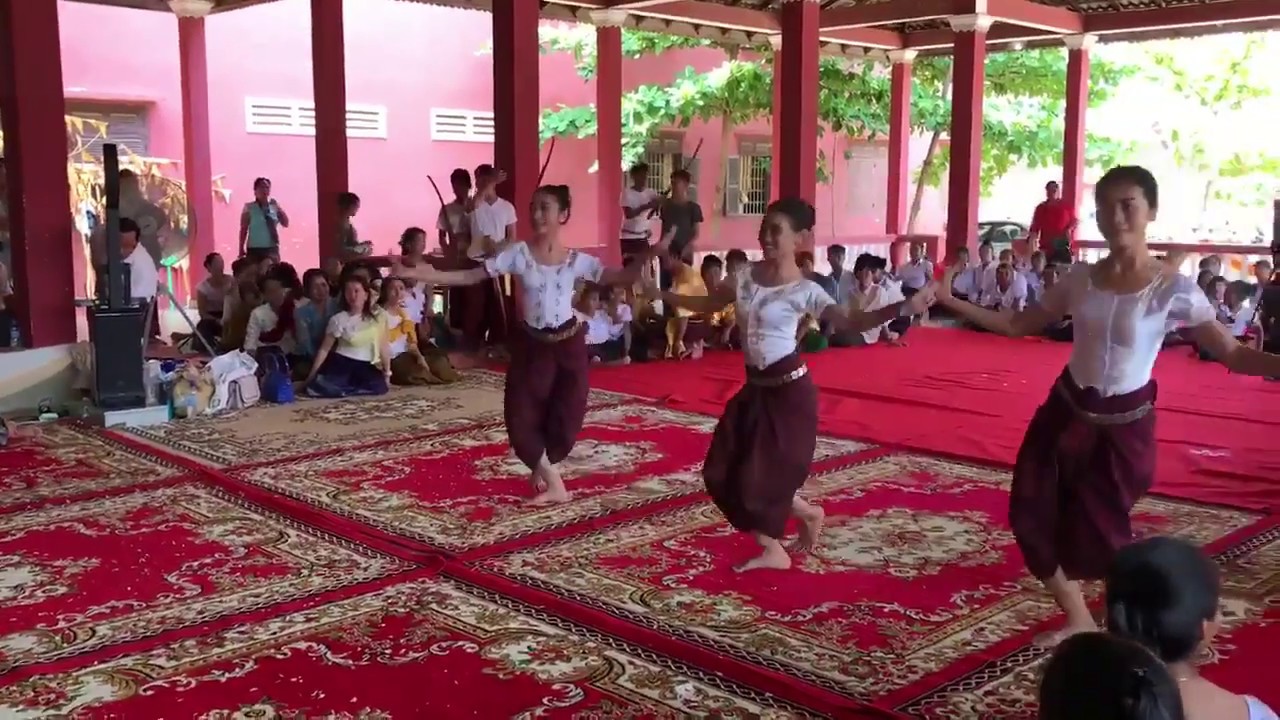 របាំ ភ្លយសួយ