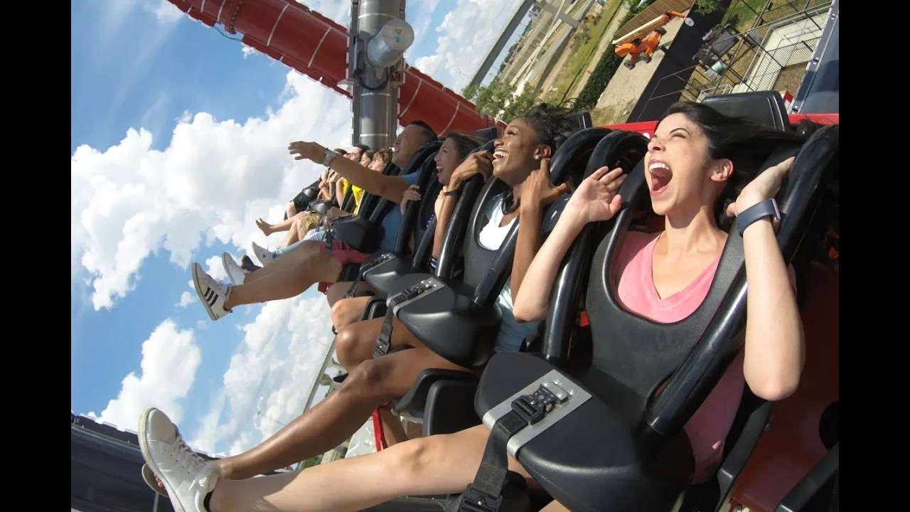 В Six Flags введены новые правила сопровождения: строгие правила для лиц младше 17 лет во время в...