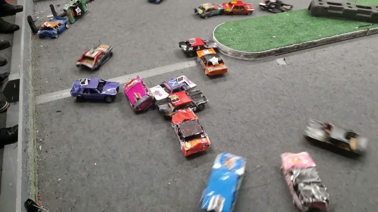 Chelmsford Carpet Oval Race Club. 1/12th Alloy Bangers. World Final. 29/10/23