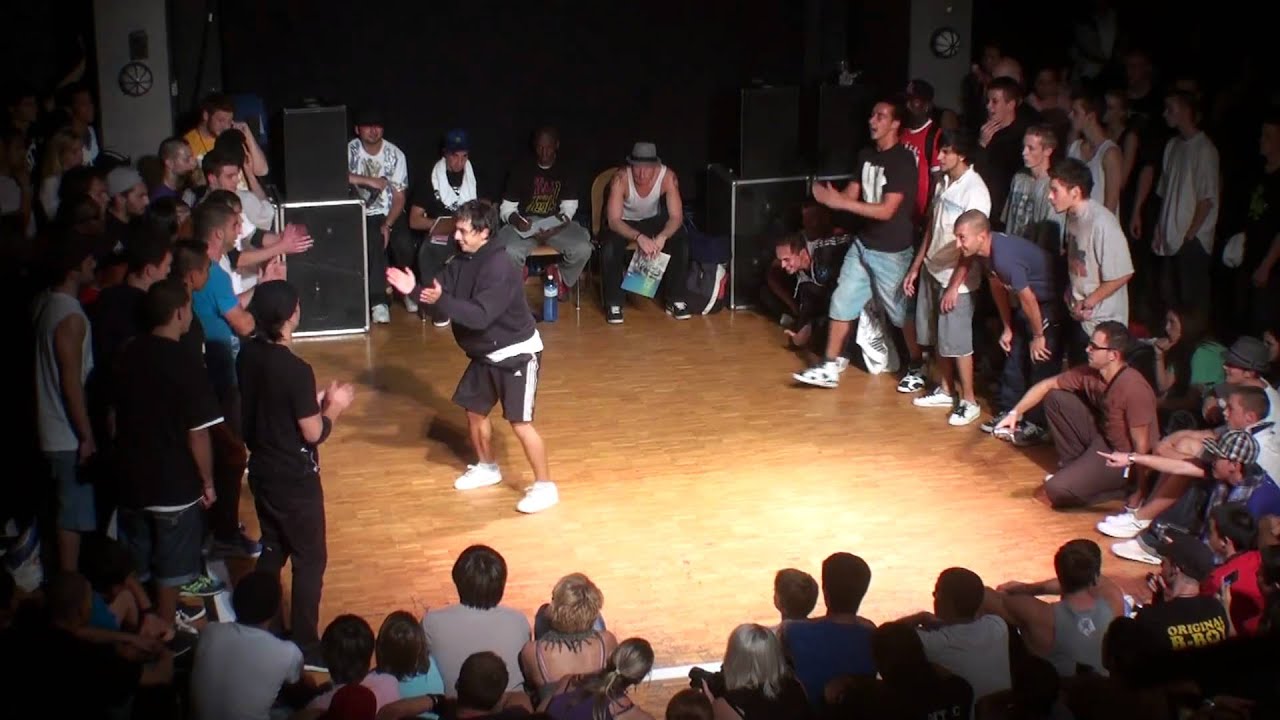 Battle of the year Swiss 2010 GHOST ROCKZ vs 2DR SQUAD SEMI FINAL BATTLE