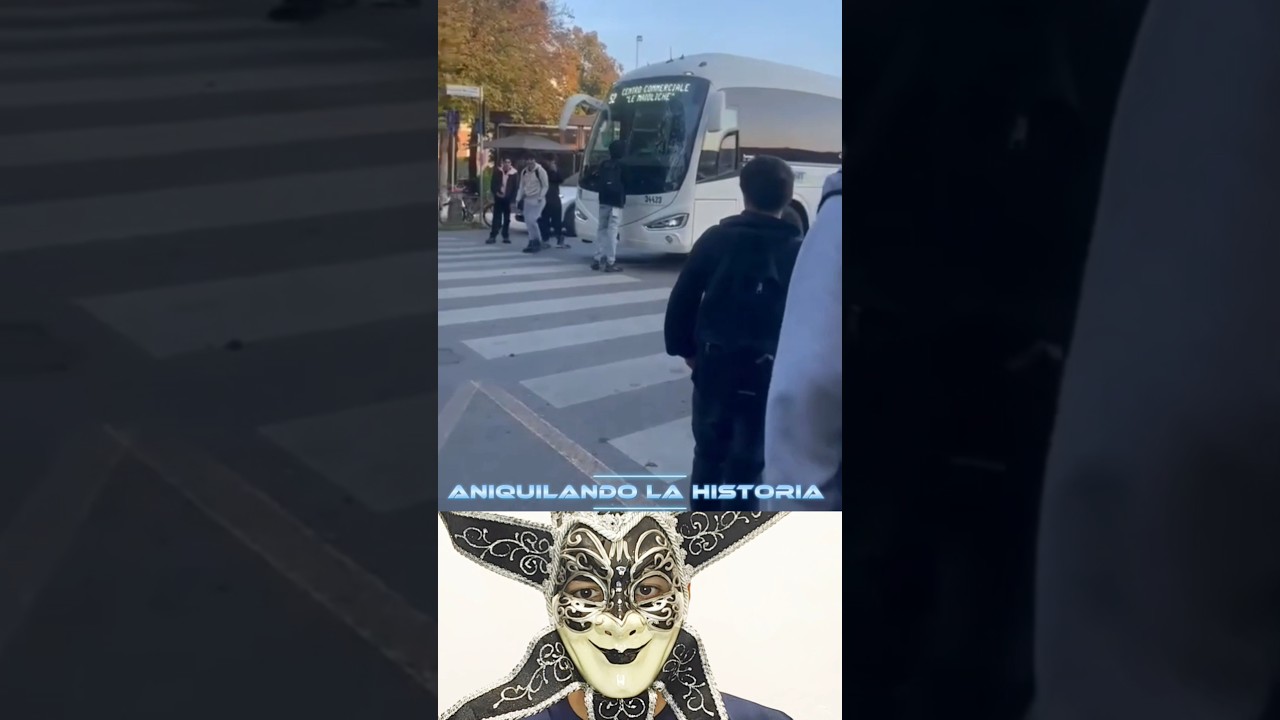 AMEGO SE PLANTA FRENTE A UN AUTOB&Uacute;S Y LO OBLIGA A FRENAR... &iexcl;SE HACE EL CHULO Y LUEGO SE LARGA!