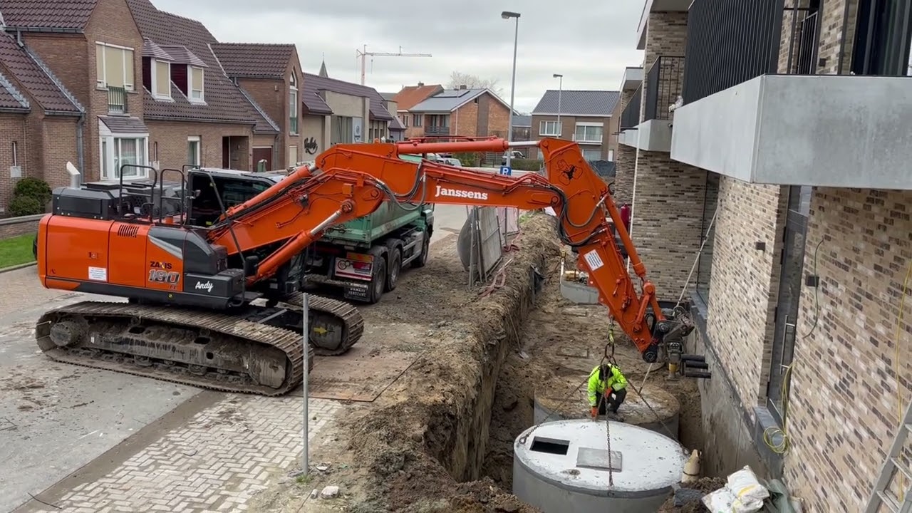 Nieuwe Hitachi ZX180 LC-7 2P voor Grondwerken Janssens uit Zande