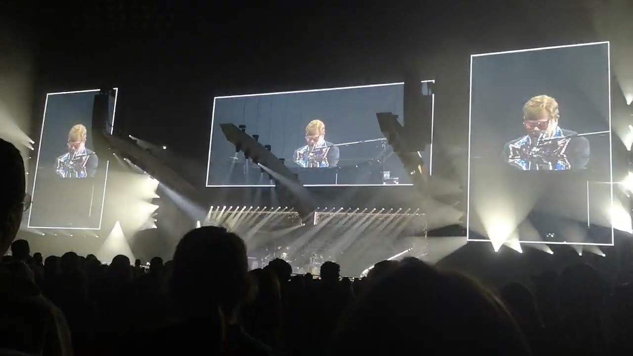 Bennie and The Jets - Elton John @parisladefense_arena 11 juin 2022