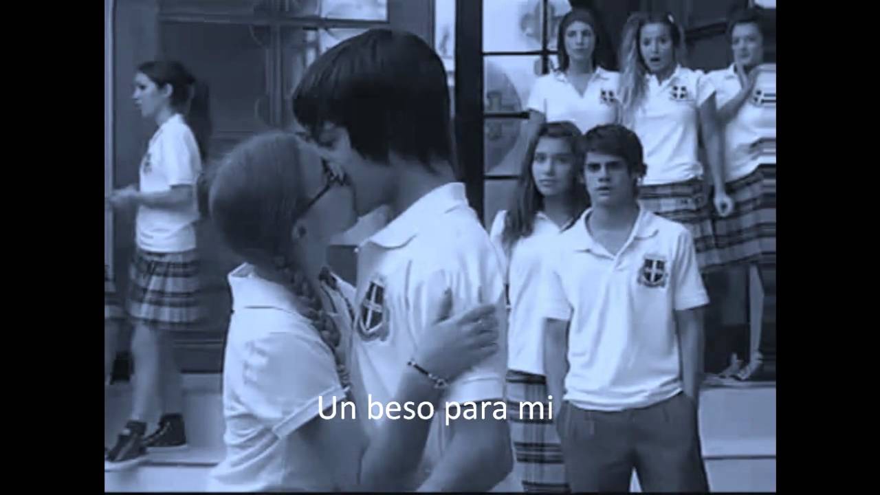 Un Beso Para Mi - Patito Feo 2008 (with lyrics)