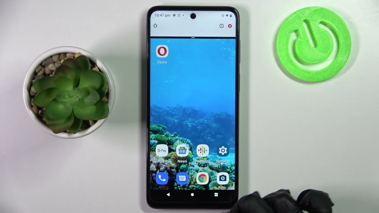 How to Activate and Manage Split Screen Mode on MOTOROLA Moto G22