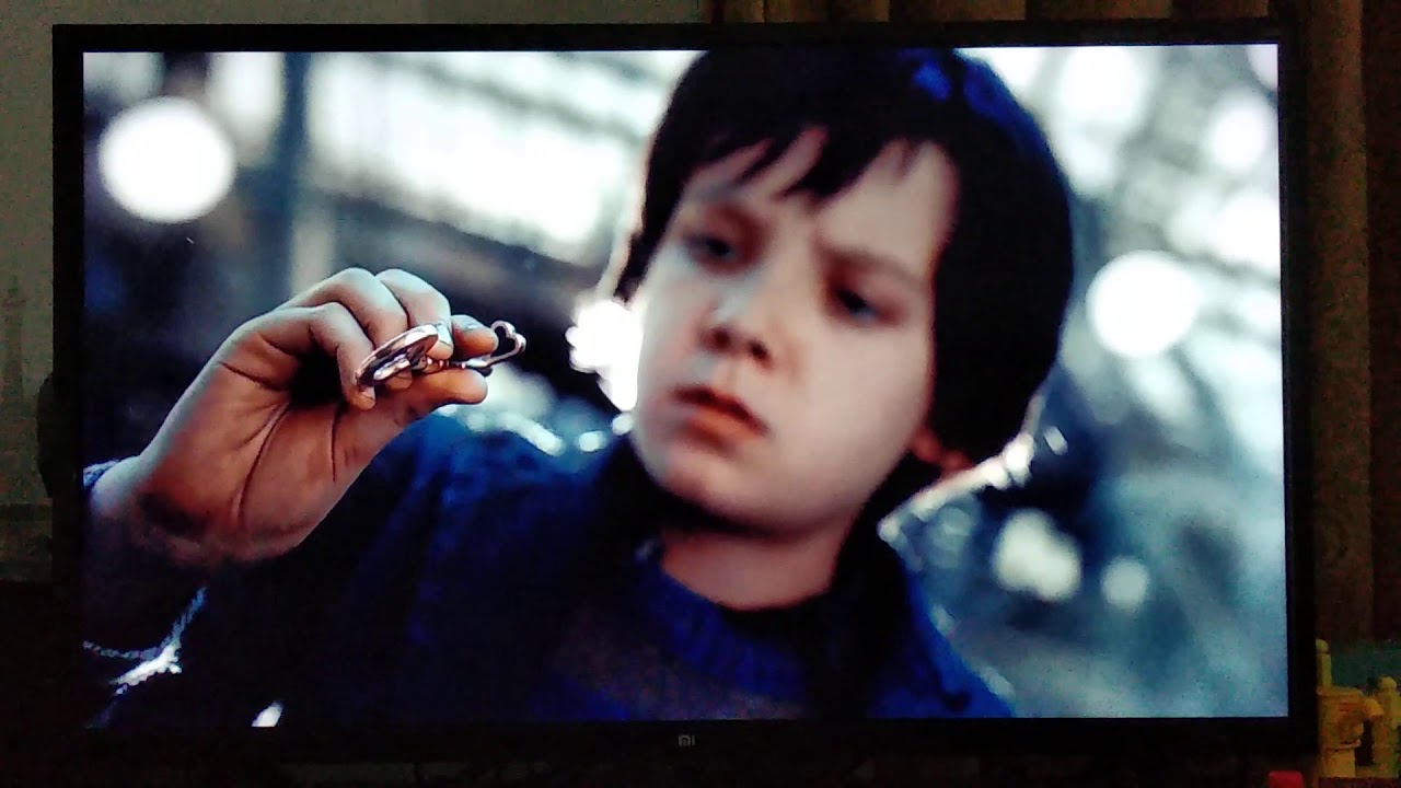 Hugo train crash in to the station scene japanese version