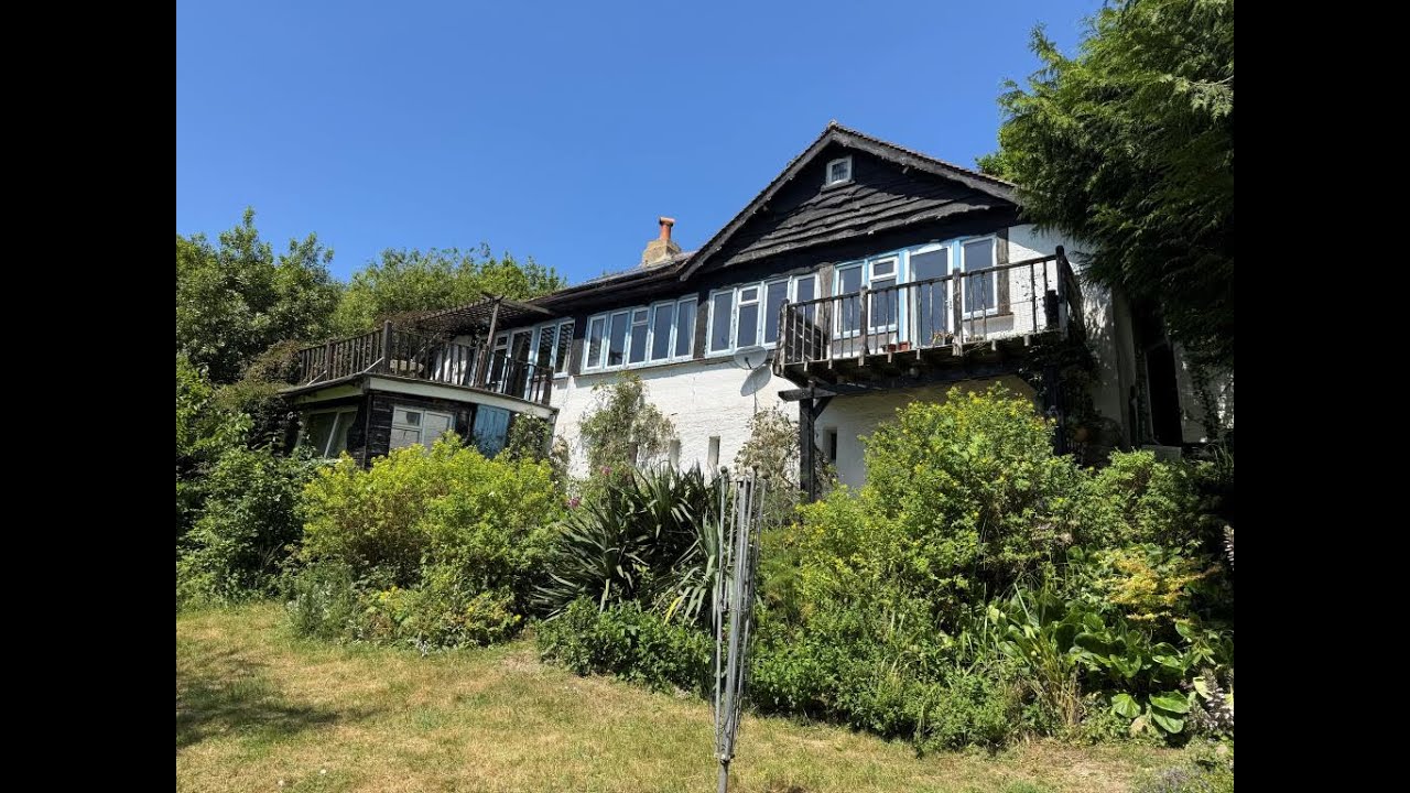 The Retreat, Undercliff Drive, St. Lawrence, Ventnor, Isle of Wight, PO38 1XY – July 2025 Auction