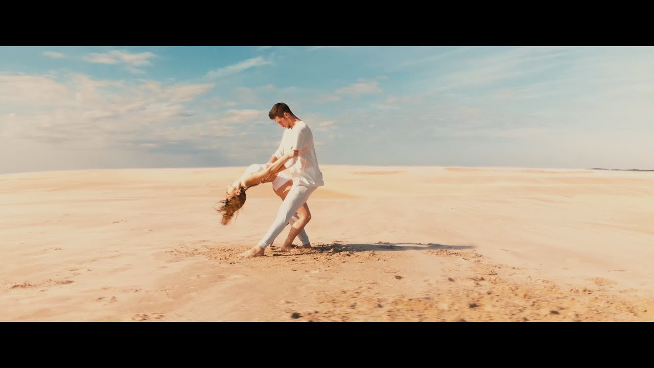 ZouKuny in the desert – Storm by Ruelle