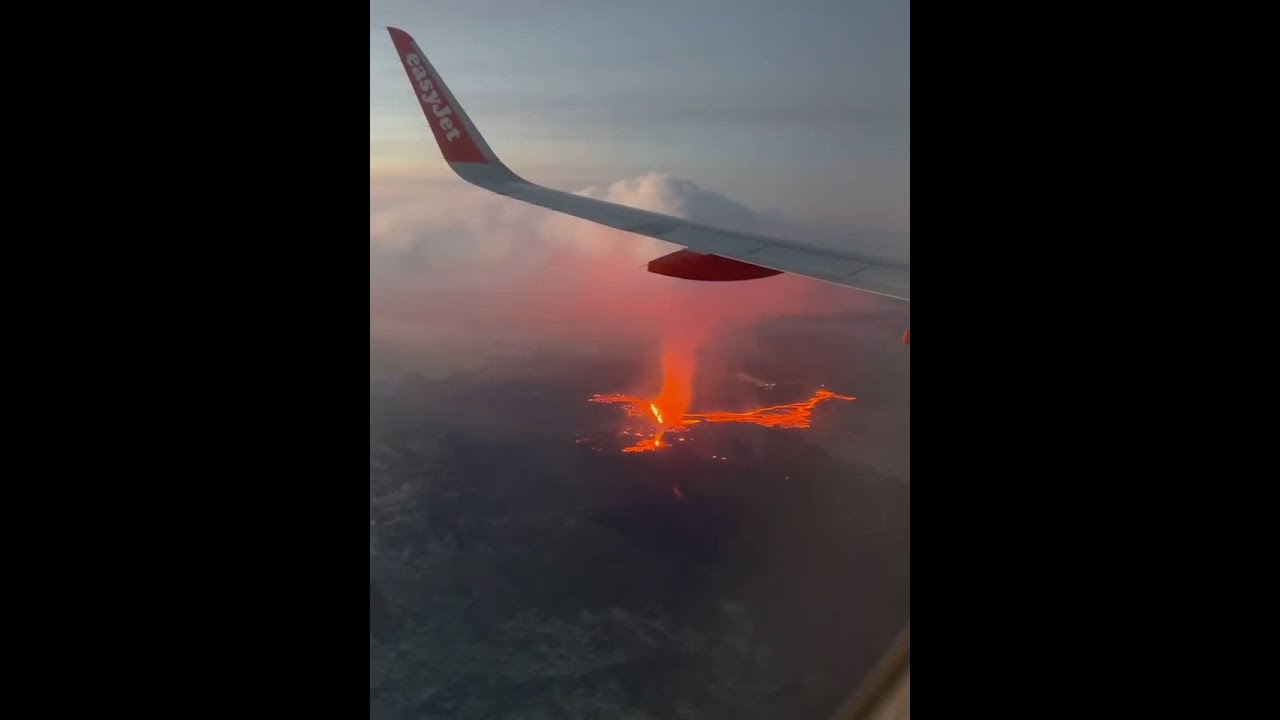 &iexcl;BESTIAL! Sobrevuela la ERUPCI&Oacute;N de un VOLC&Aacute;N en ISLANDIA