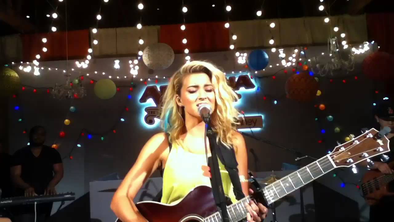 Tori Kelly - 