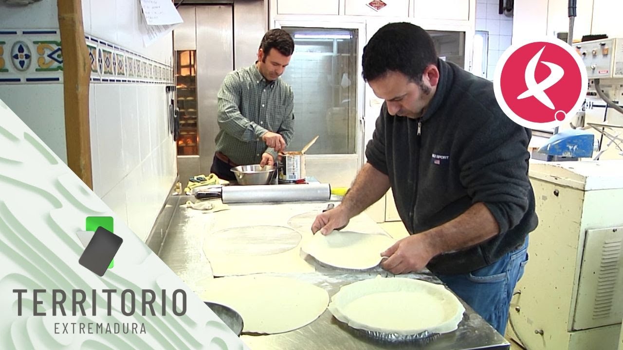 De Madrid a Peraleda de San Román para salvar la panadería  | Territorio Extremadura