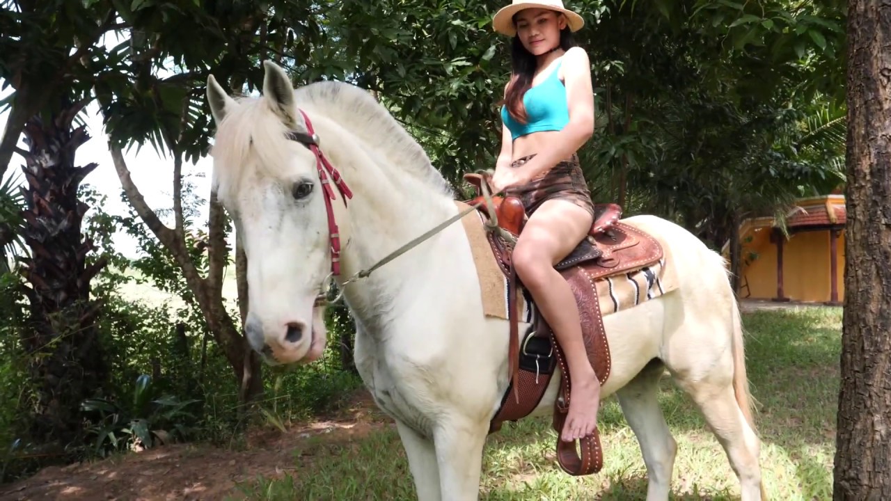 My Honey training Basics at the Small Park , How to train cute horse #07