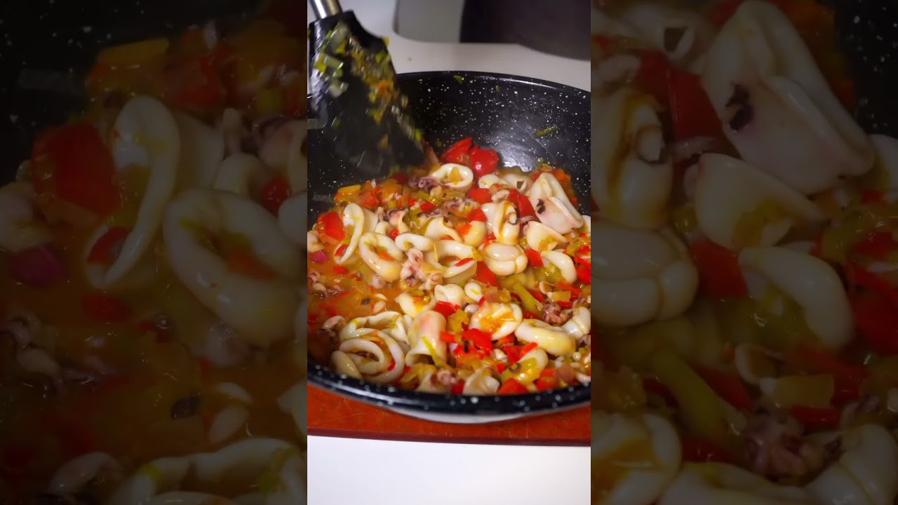Cazuela de PATATAS con RAPE y CALAMARES