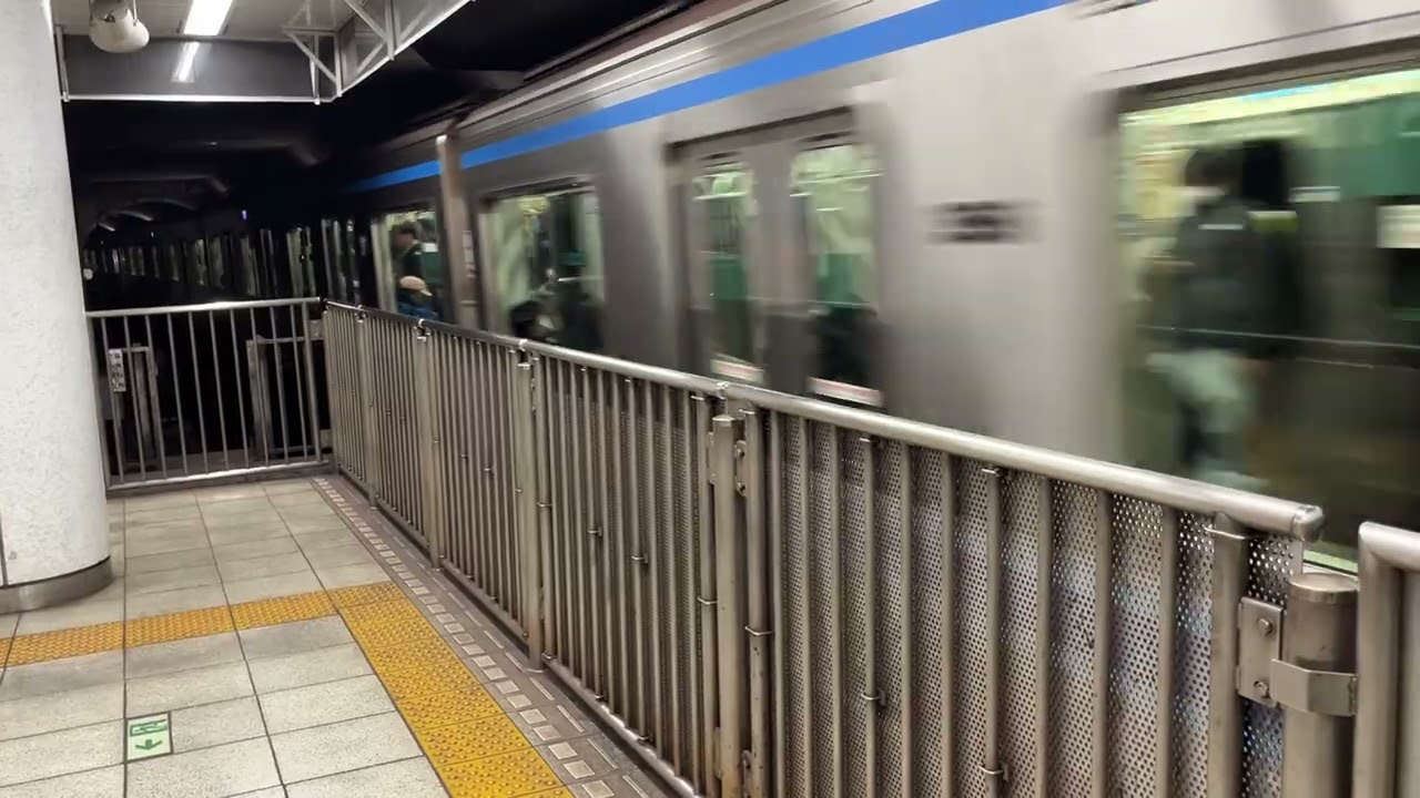【スマホで撮影】　横浜市営地下鉄ブルーライン　3000S形　入線　戸塚駅(B-06)