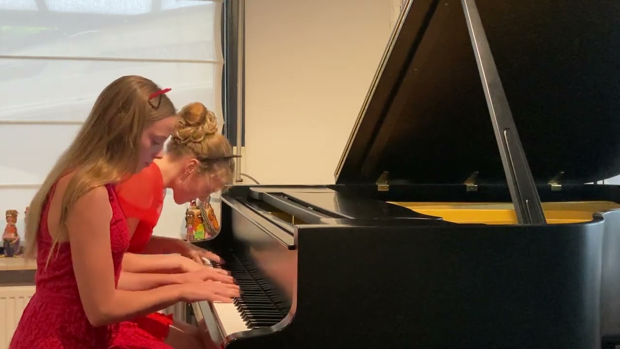 C sisters play F.  Liszt, Second Rhapsody