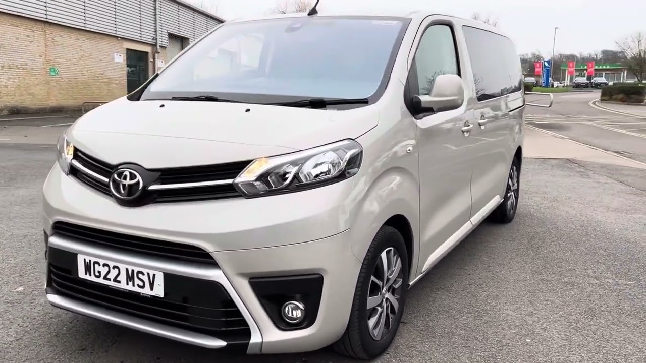 2022 Toyota Proace Verso 2.0D 180 Family auto medium