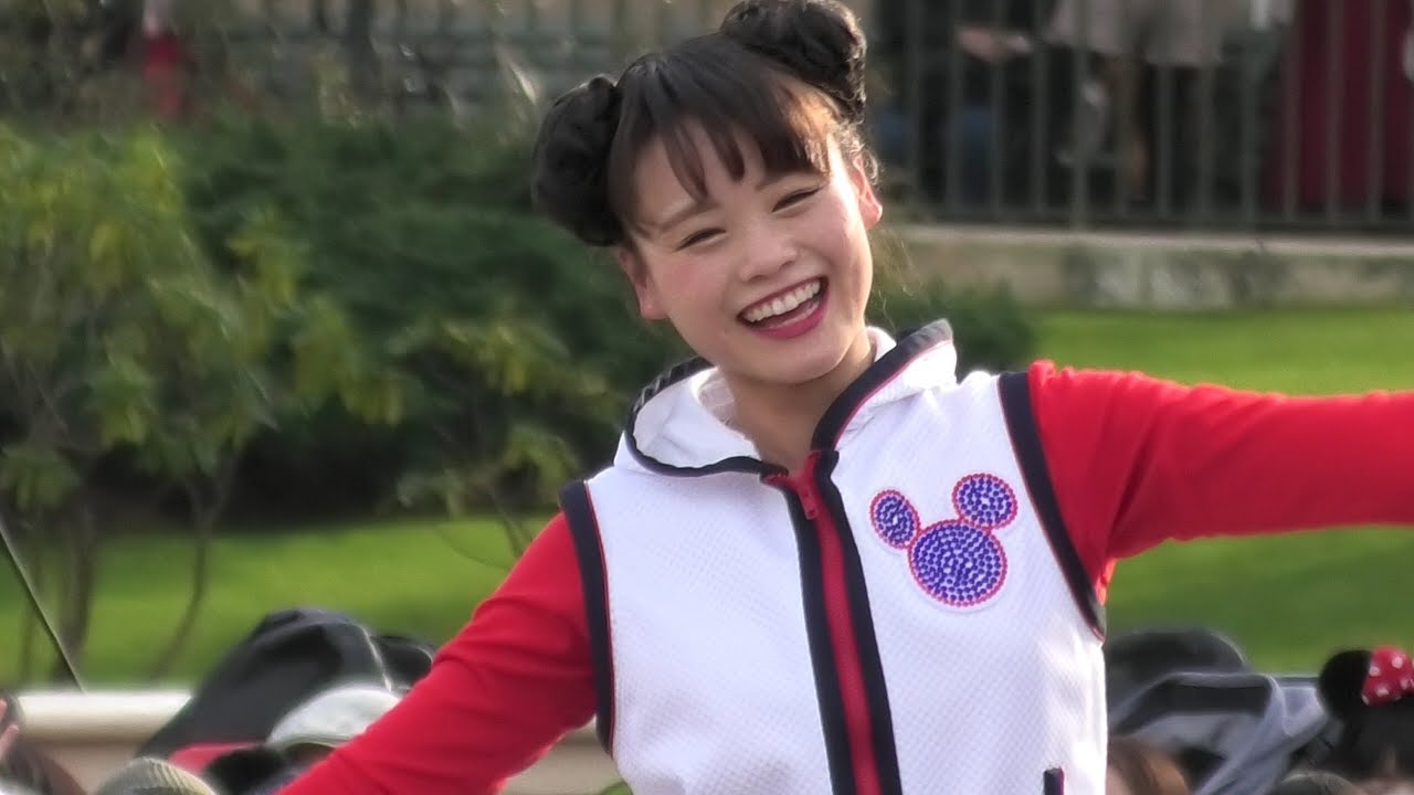 TDL ジャンボリミッキー！ 2020.1.25  イッツクリの激可愛ピンクサンタダさん！と緑スノー役の激可愛ジャンボリーダさん！（ほぼ幼稚園の先生！ですね）