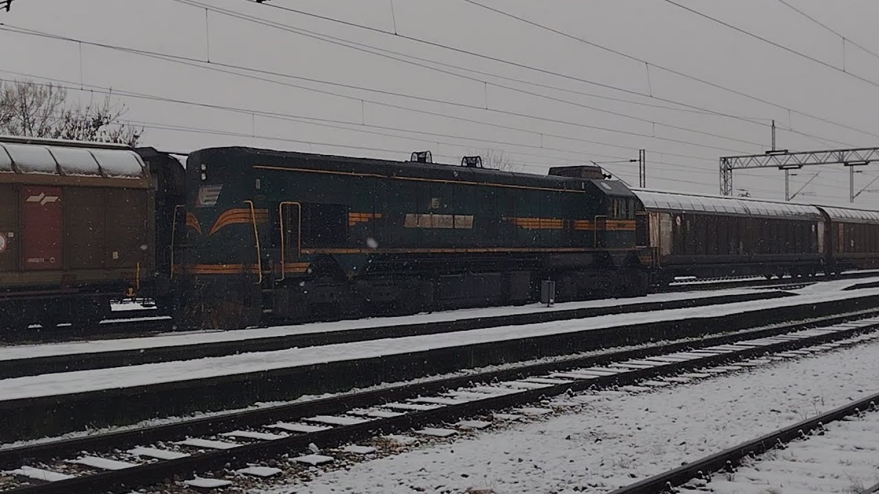 SKG 661-118 GOING SOLO WHILE SLOWLY PASSING STATION Aleksinac AS IT IS SNOWING | 25.12.2025.