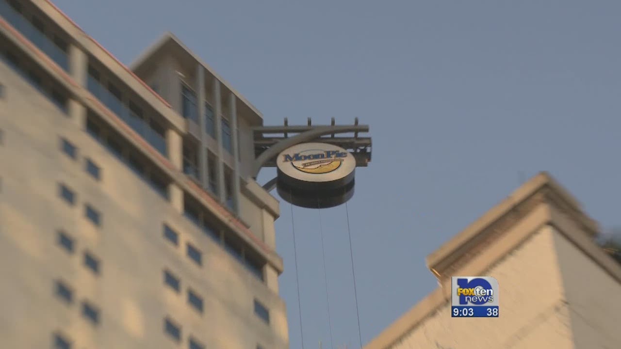 Mobile's Moon Pie drop celebration to bring in New Year