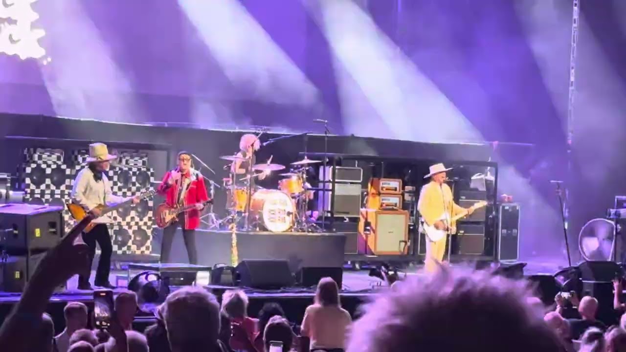 Cheap Trick “I want you to want me” Tinley Park, Illinois. August 8, 2025 