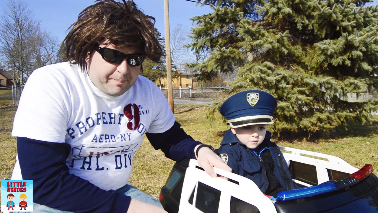 Little Heroes Teach Sketchy to be a good Community Member