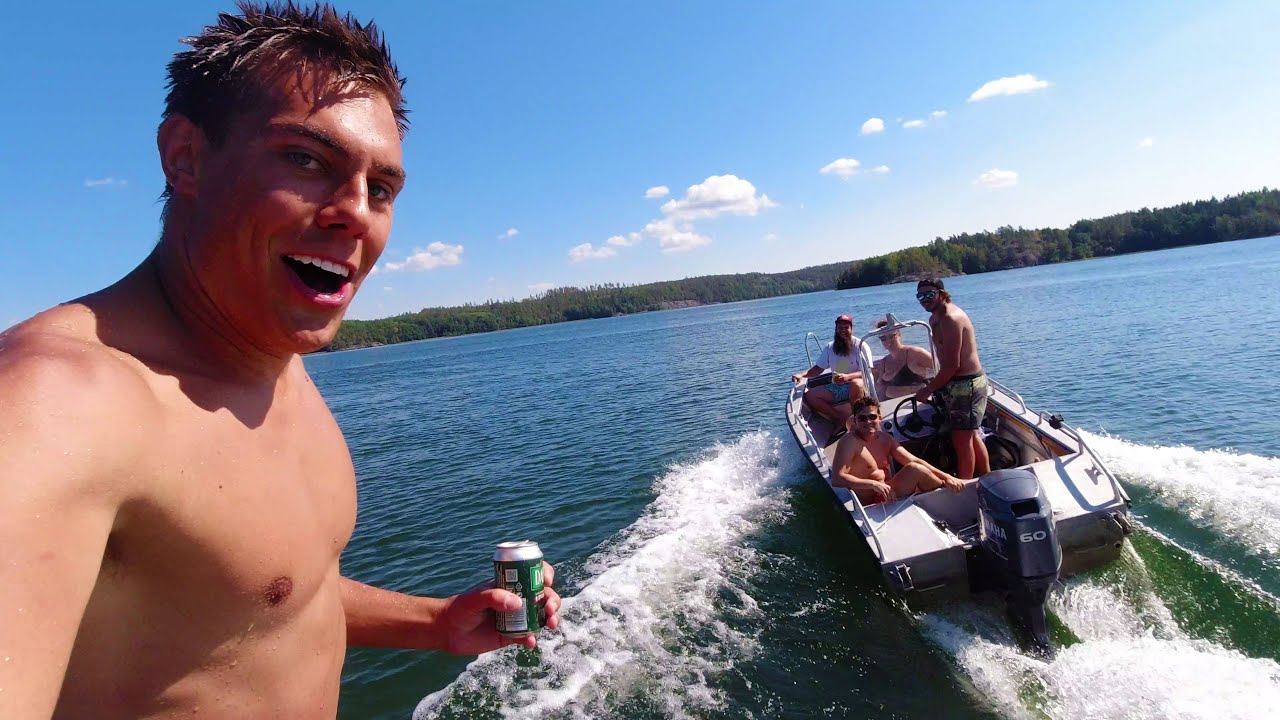 Small boat wakefoiling