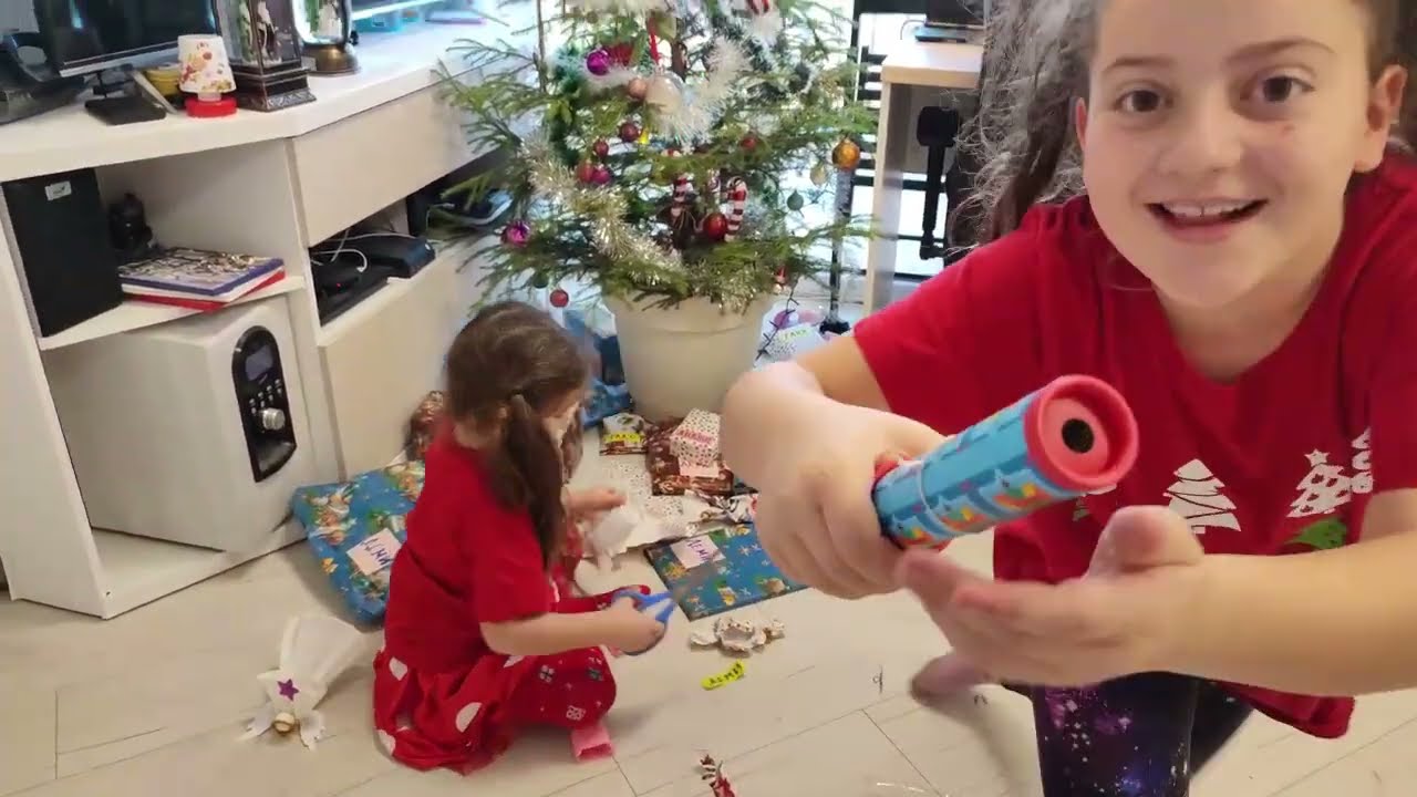 ОТВАРЯНЕ НА КОЛЕДНИ ПОДАРЪЦИ 2023!!!Christmas gifts unboxing. Изненади и забава за Анджи и Деми!!!