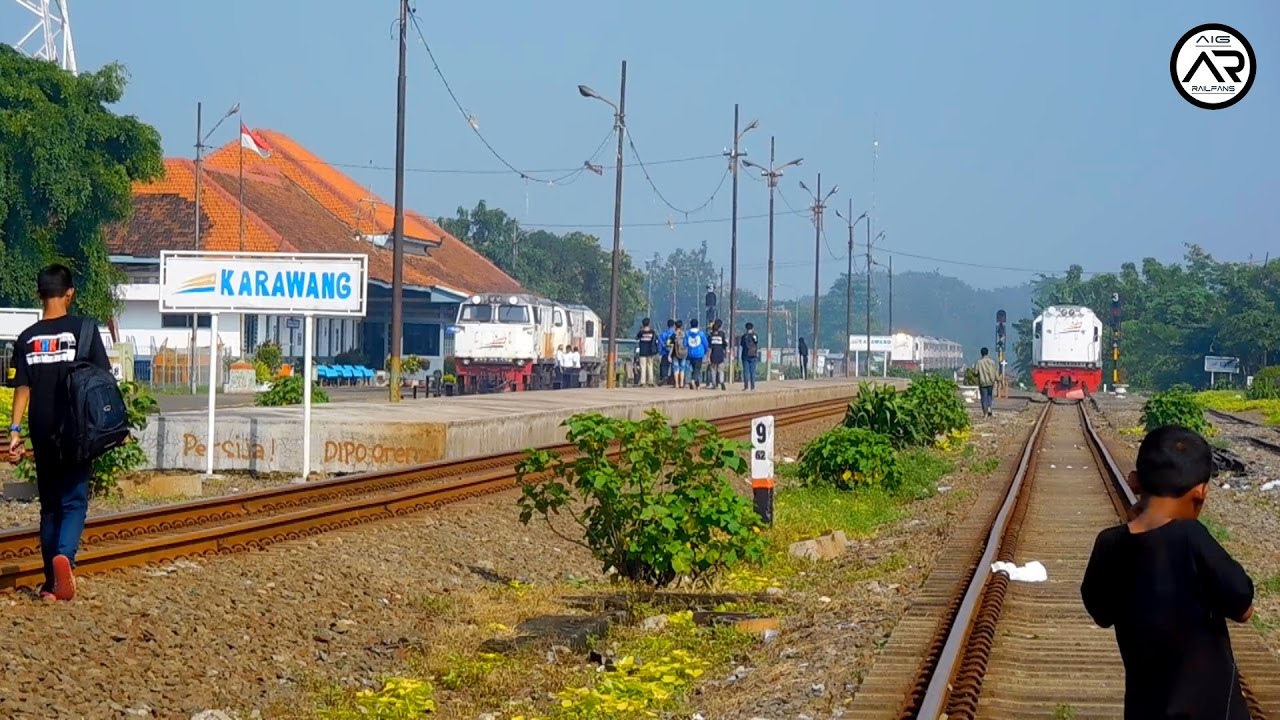 CC 201 MOGOK? Kesibukan Stasiun Karawang Saat Ada Lokomotif Trouble
