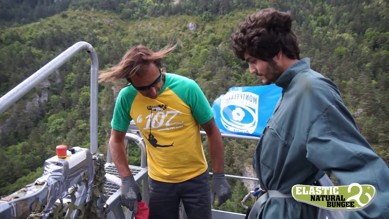 Saut &agrave; l'&eacute;lastique LE 107