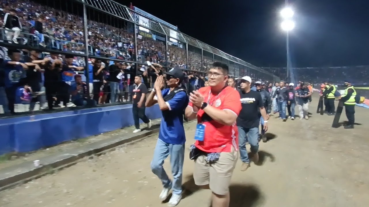 Respect! Aksi Saling Kunjung Yuli Sumpil Dan Diky Soemarno Bentuk Saudara Aremania Dan The Jakmania