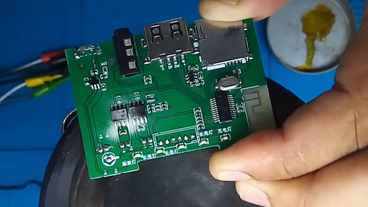 JBL réplica não liga, Capacitor em curto!