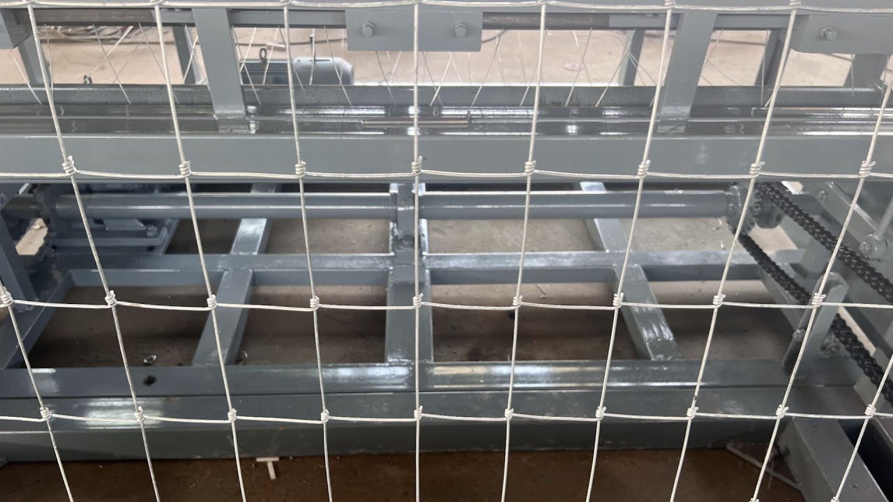 Yusheng 1.6m Grassland fence machine for Kazakhstan market