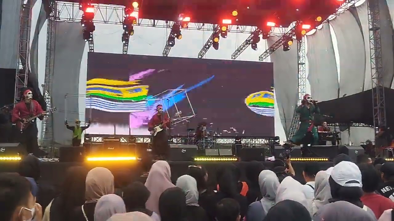 kuburan band-WE WILL STAY BEHIND YOU-Playlist live Festival 2023 bandung