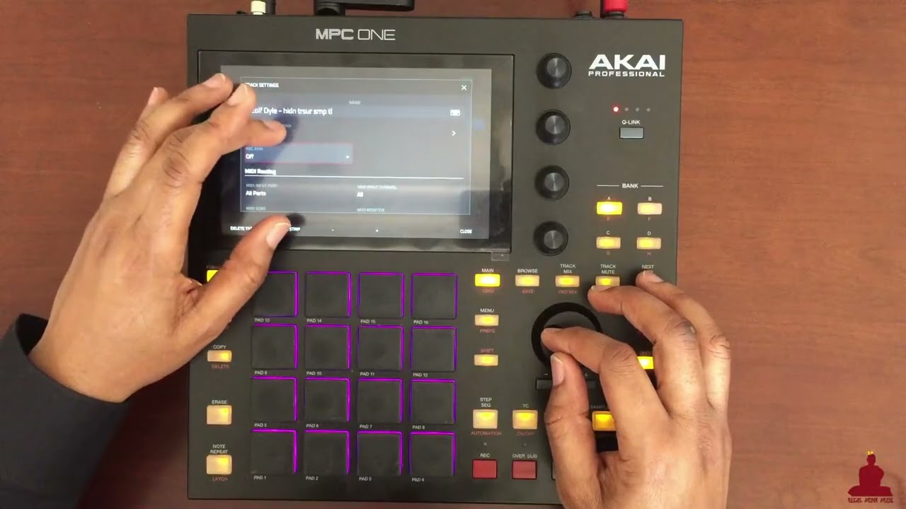 Cooking up a boom bap beat - still in my jazz bag | #mpcone #sampleflip #beatmaker