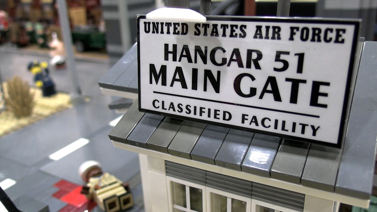 LEGO Area 51 – инопланетяне, фальшивая высадка на Луну, Звездные врата, Машина времени и многое д...