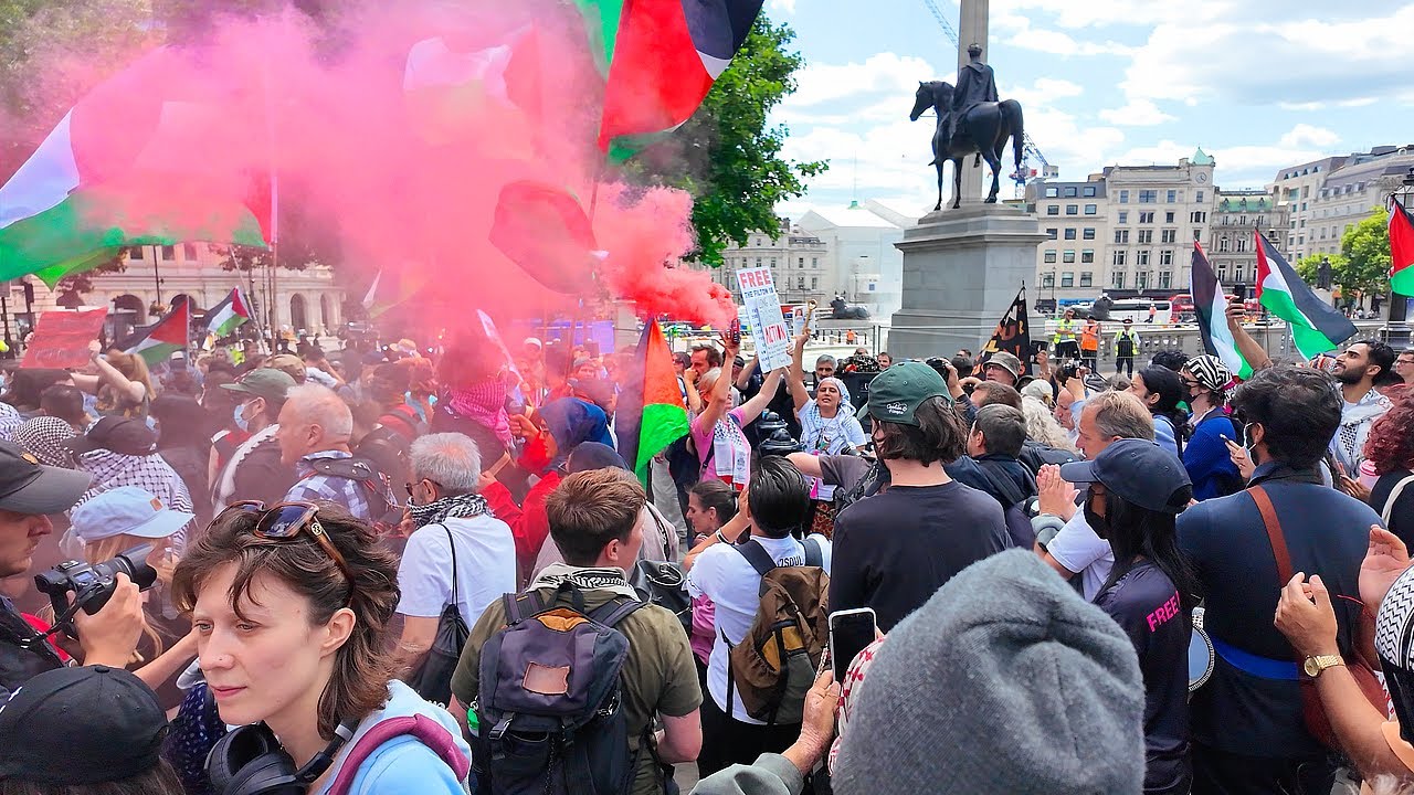 BREAKING: Central London Protest ERUPTS | Trafalgar Square Chaos Caught on Camera 📸