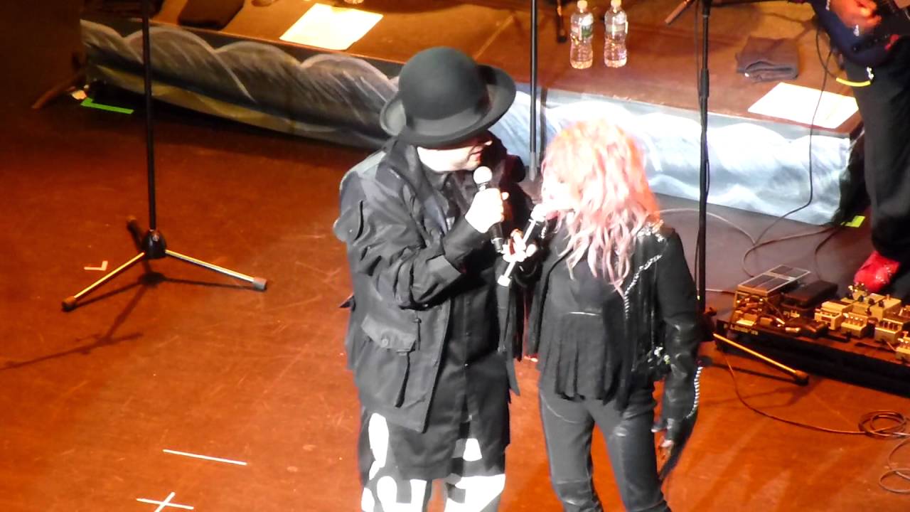KARMA CHAMELEON/ GET IT ON -CYNDI LAUPER & BOY GEORGE @ BEACON THEATRE 5.26.16