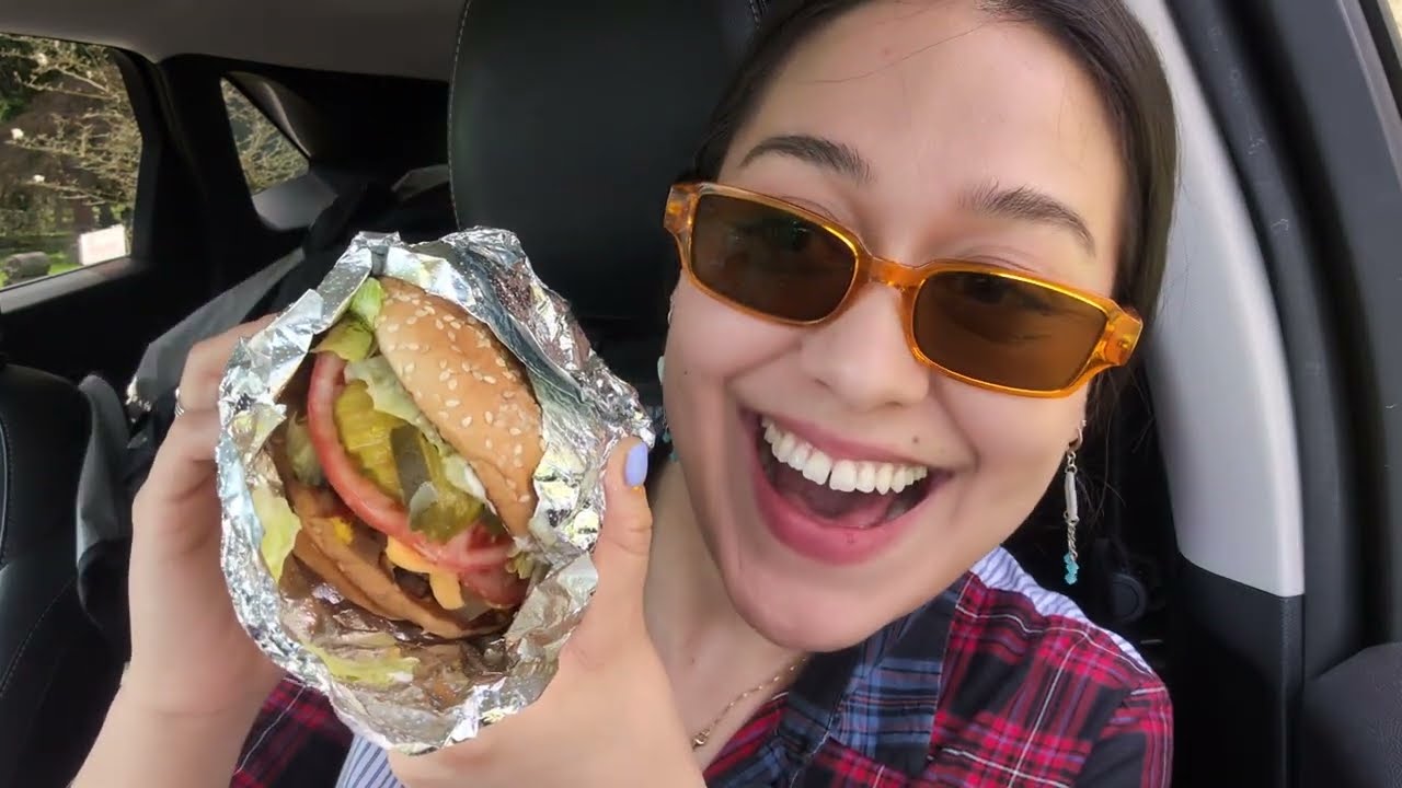 ASMR ✨My first MUKBANG! (Mouth sounds for the freaks) 🍔😋