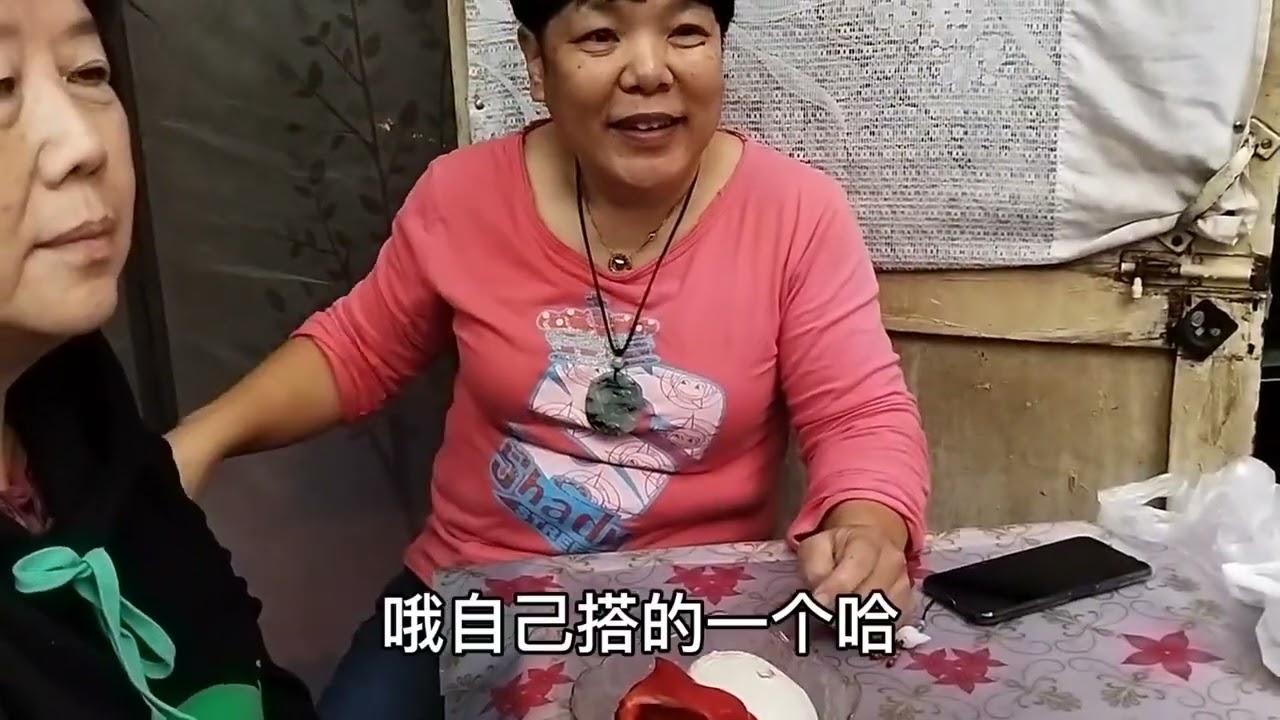 北京胡同遇敞亮姐说兴隆街名称由来，坦言只能顾老的行万里路重要