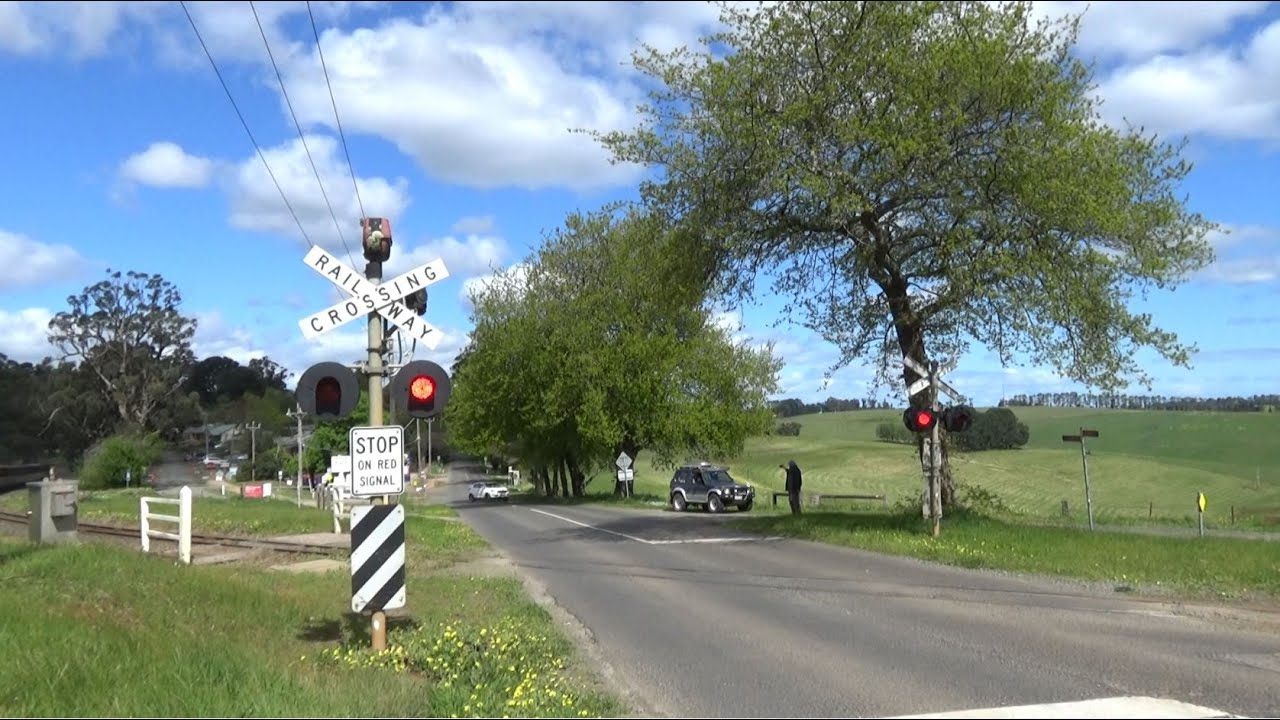 Belgrave-Gembrook Rd/Main St Level Crossing, Gembrook (Before & After Upgrade)