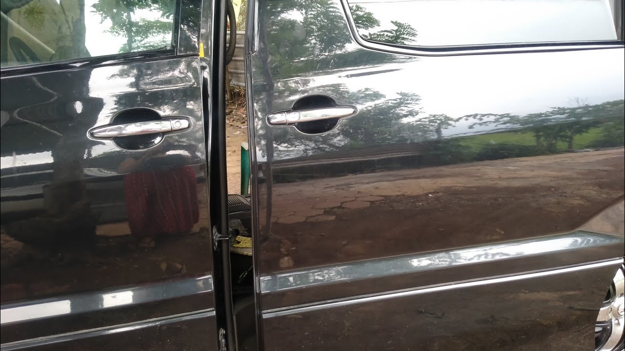 sliding door Toyota Alphard