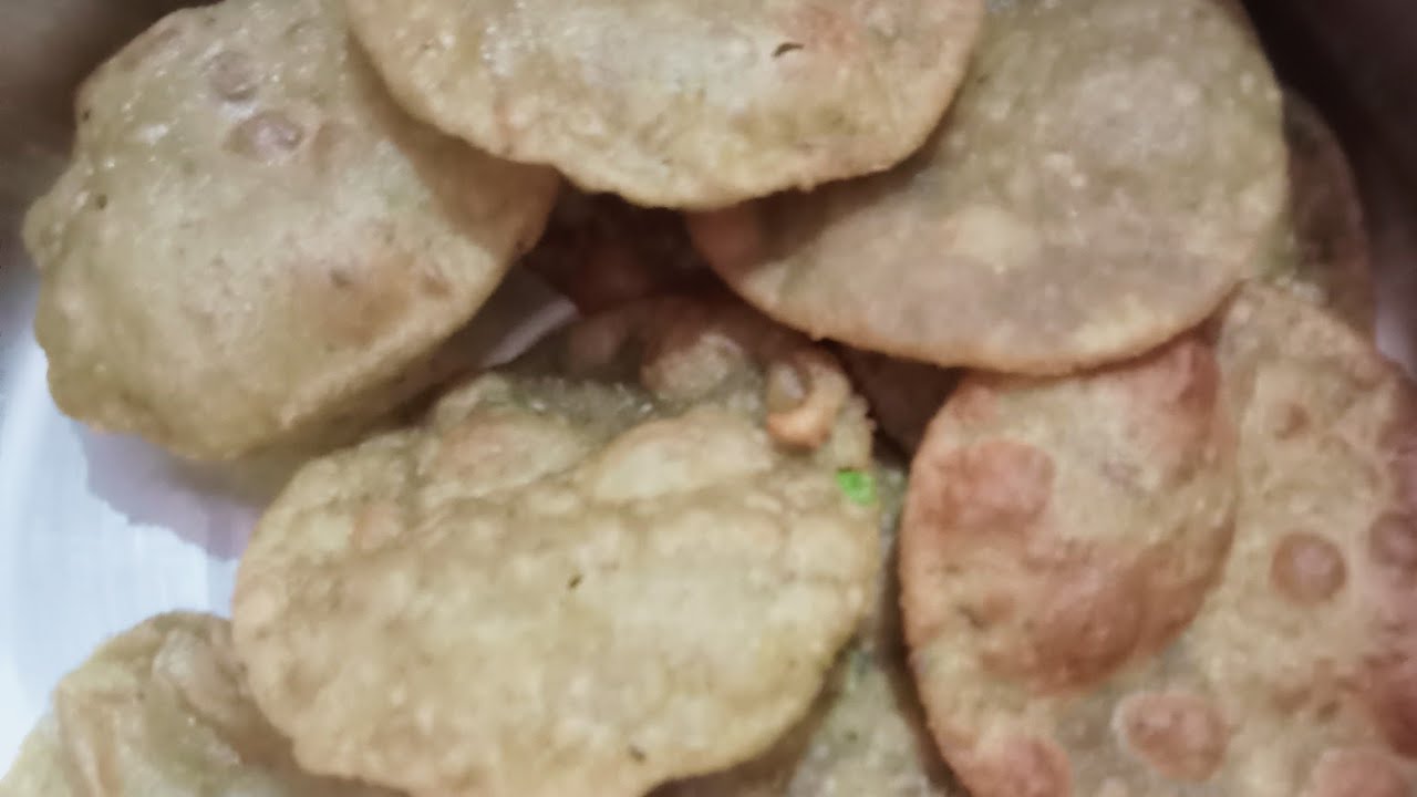 Indian food recipe # Drumstick gravy curry with sesame seeds, coconut & rice gravy..& masala Puri.