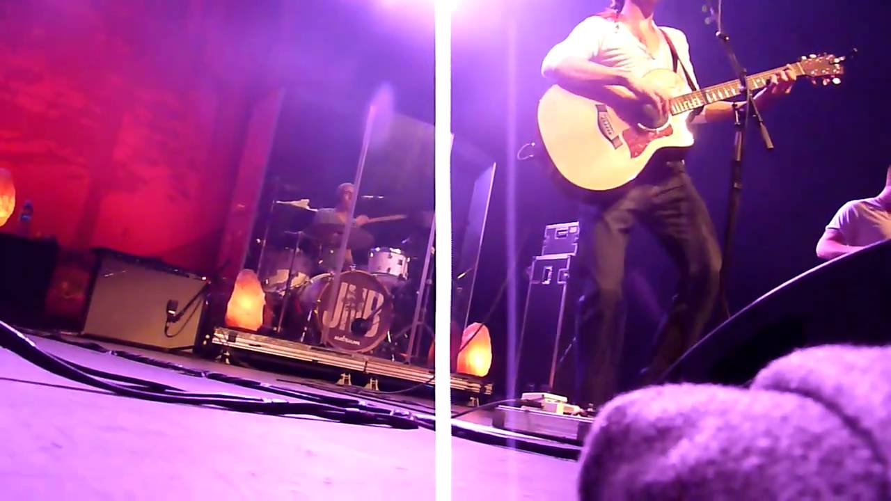 Justin Nozuka - Heartless (live HD) @ Lyon